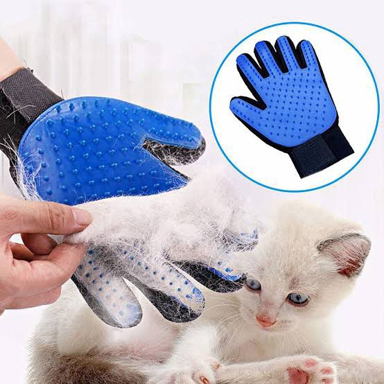 True touch pet grooming glove – Pet and brush them at the same time! BOX PACKAGING